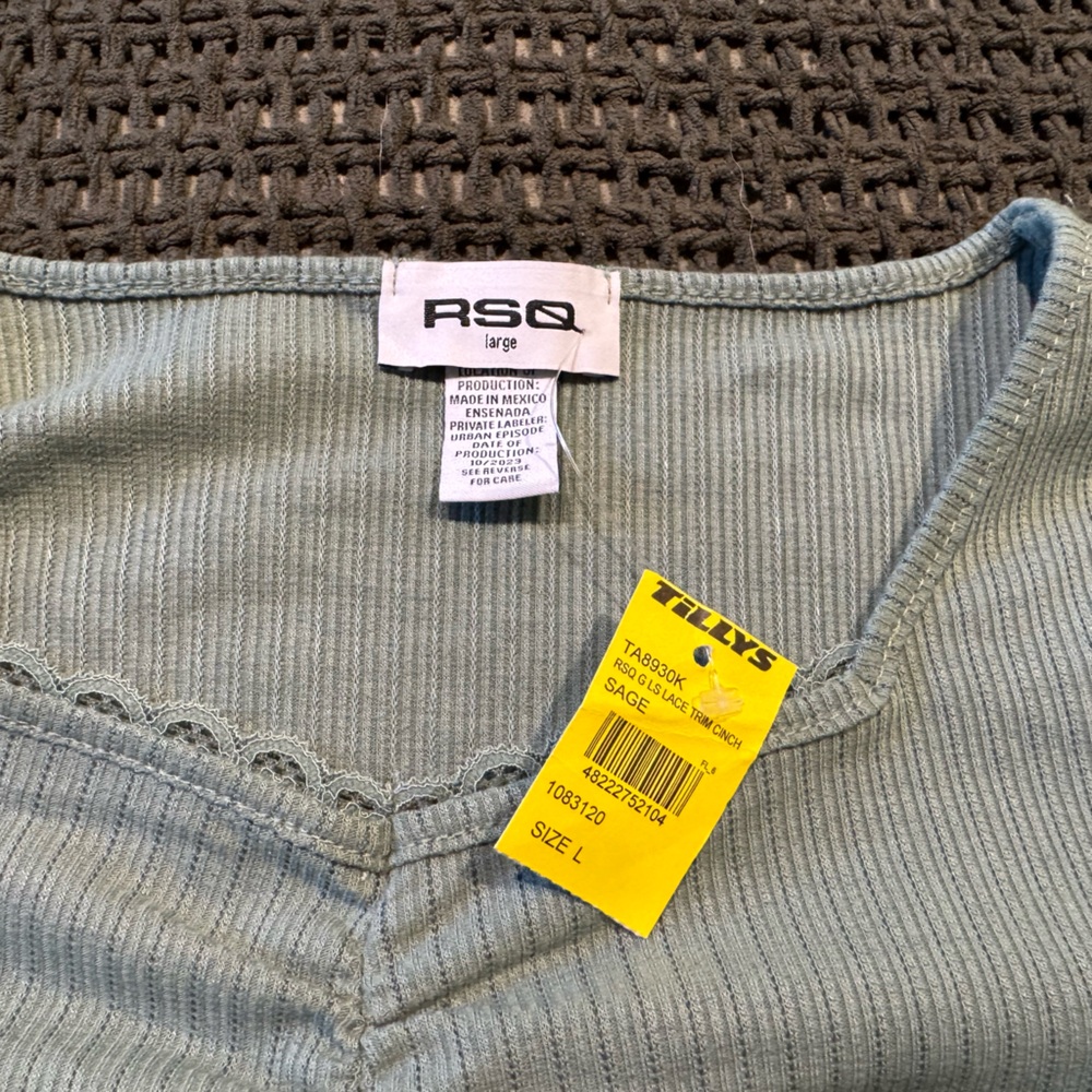 RSQ Ribbed Gray Top - Picture 2 of 2